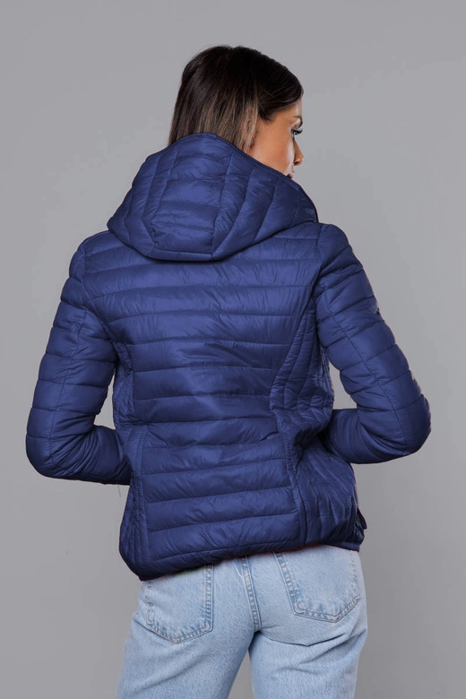 Pikowana kurtka damska z kapturem ciemna niebieska (B0123-72)