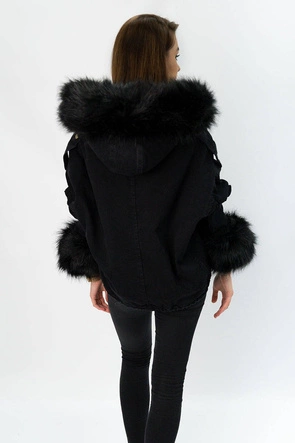 DAMSKA KRÓTKA KURTKA JEANSOWA Z FUTRZANĄ PODPINKĄ CZARNA (T2866)