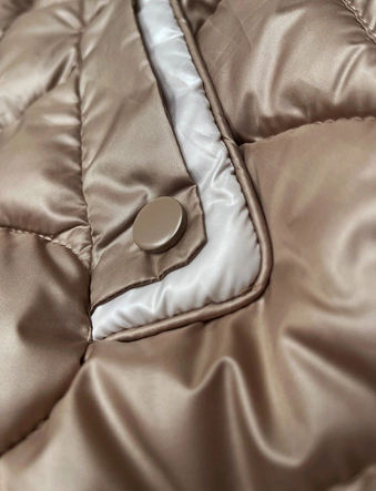 Bezrękawnik damski z ozdobnym pikowaniem S'West ciemny beżowy (B8338-12)