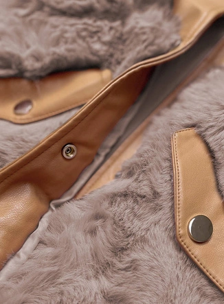 Elegancka kamizelka ekoskóra i futro karmel-beż (br9592-48022)