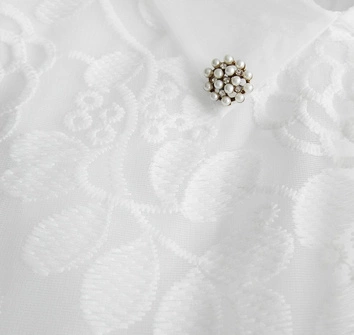 Elegancka bluzka z kołnierzykiem ecru (8521/1)