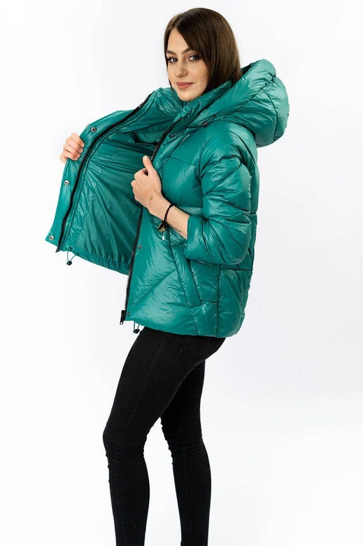 DAMSKA KURTKA PIKOWANA Z ODPINANYM KAPTUREM ZIELONA (7564)