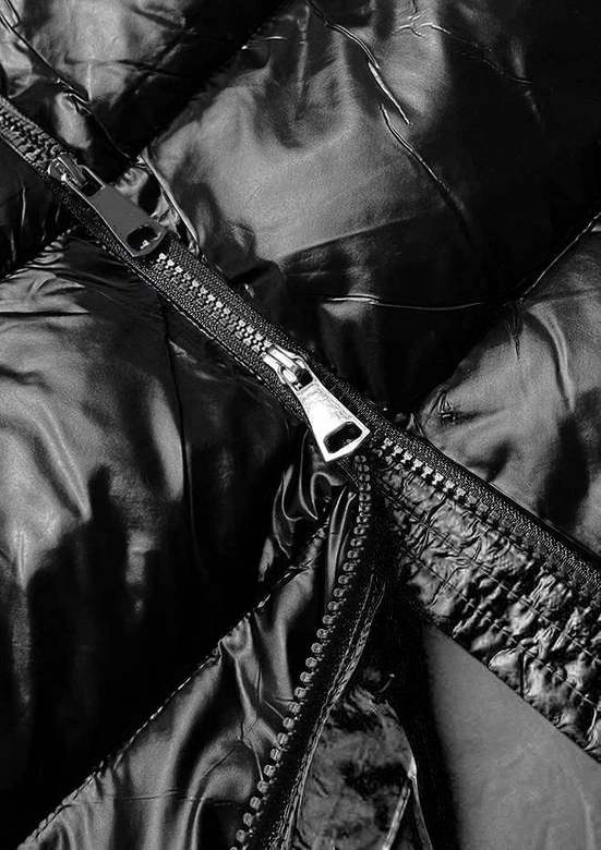 Kurtka damska z kontrastowymi wstawkami czarna (ag1-j9063b)