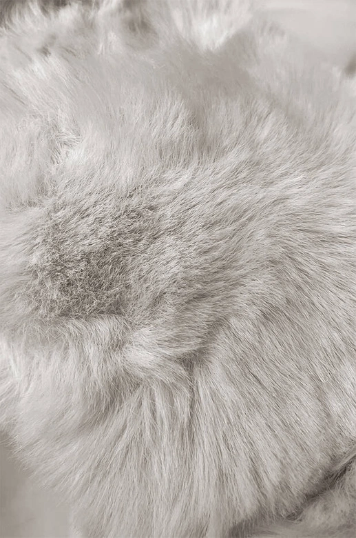 Zimowa kurtka damska z paskiem ecru (5M3156-254)