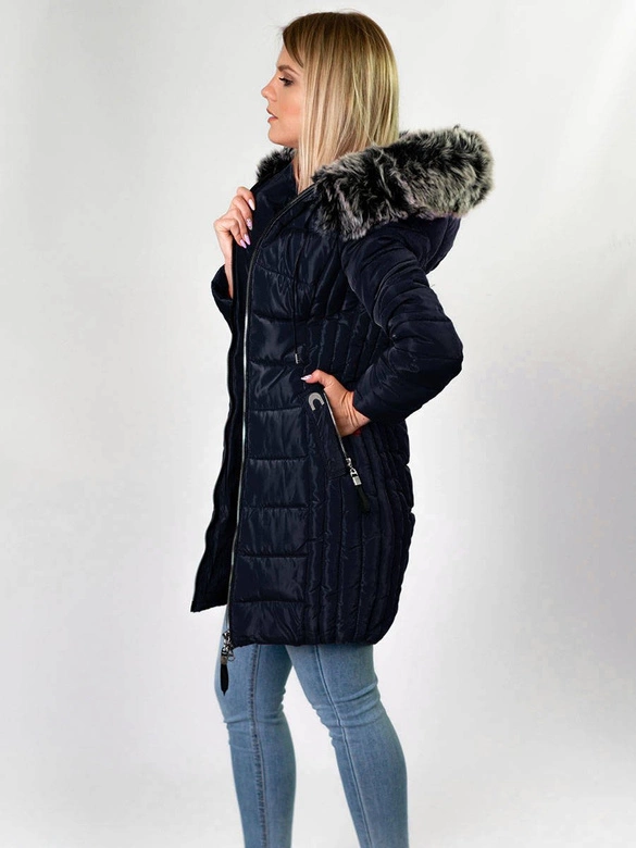 DŁUŻSZA PIKOWANA DAMSKA KURTKA ZIMOWA Z KAPTUREM GRANATOWA (B2619-30)