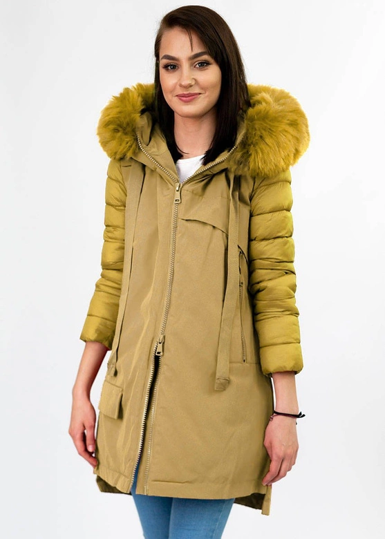 Zimowa kurtka damska z łączonych materiałów żółta (7708)