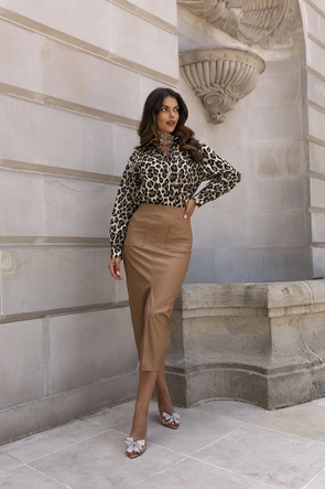 Ołówkowa spódnica z ekoskóry camel (82104)