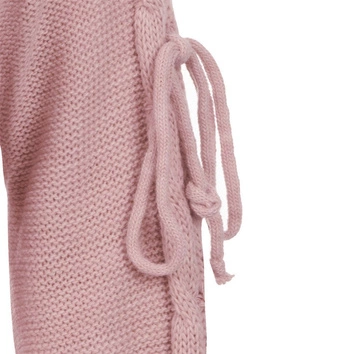 SWETER WIĄZANY NA RAMIONACH ANTYCZNY RÓŻ (113-1ART)