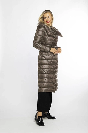 Kurtka damska z wiązanym paskiem camel (AG1-J9069B)