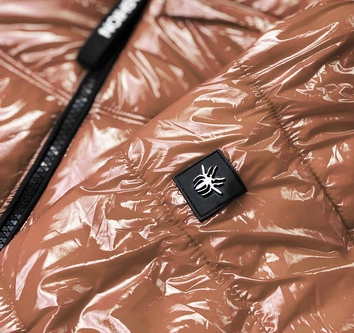 Lakierowana kurtka damska z kapturem złota (b9759-101)