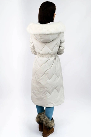 ZIMOWY PŁASZCZ DAMSKI Z KAPTUREM I PUCHEM NATURALNYM JASNOSZARY (7119)