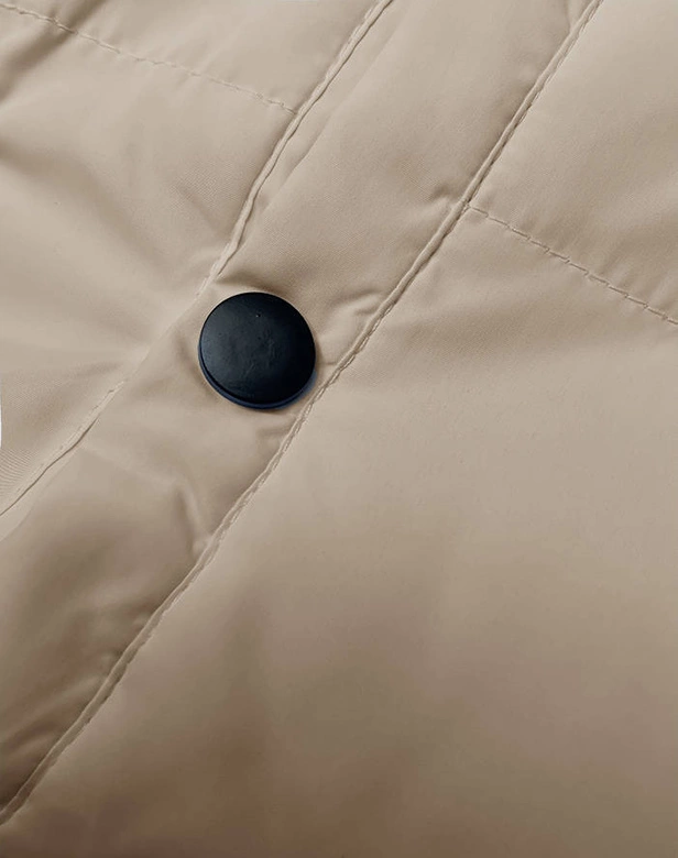 Puchowa kamizelka damska ze stójką jasny beż (5M3150-62)