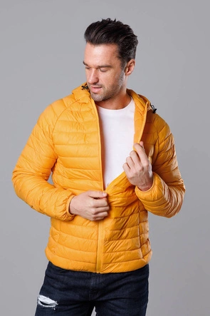 Pikowana kurtka męska z kapturem kurkuma (HM112-10)