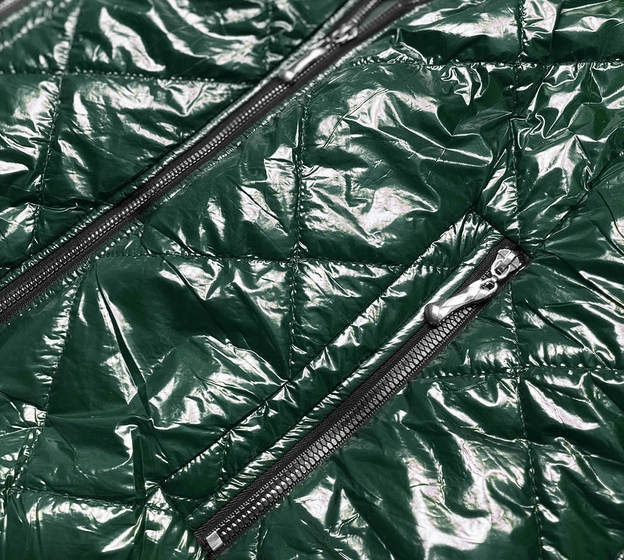 Błyszcząca damska kurtka butelkowa zieleń (b9756-10)