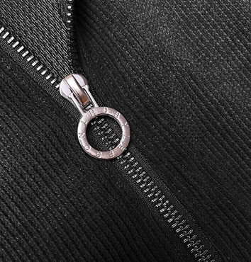 Komplet dresowy w prążki z ozdobnymi ściągaczami czarny (AMG-345A)