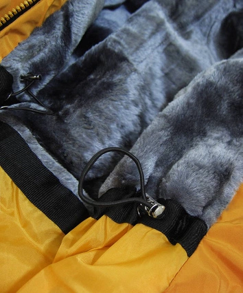 WODOODPORNA PARKA DAMSKA Z ROZCIĘCIAMI PO BOKACH ŻÓŁTA (M-973)