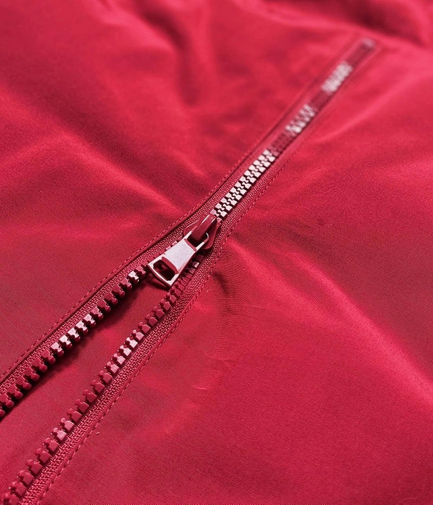 ZIMOWA KURTKA DAMSKA Z ŁĄCZONYCH MATERIAŁÓW CZERWONA (7708)