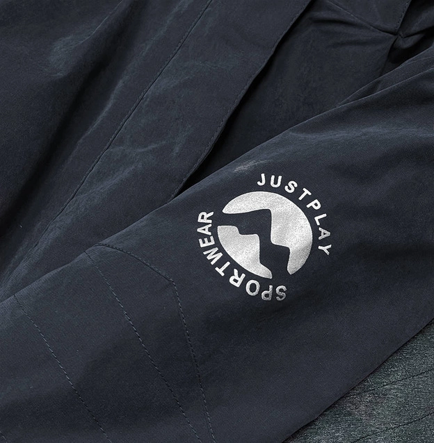 Damska kurtka zimowa z pasem śnieżnym czarna (b2376)