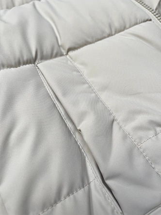 Krótka zimowa kurtka damska ze ściągaczami S'west złamany biały (B8288-26)