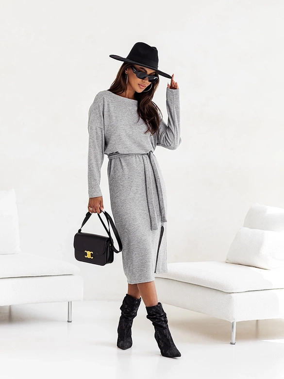 Elegancka sukienka midi z paskiem szara (82137)