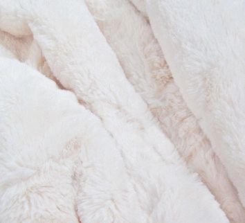 DAMSKA PARKA ZIMOWA Z PODPINKĄ BEŻOWA (GWW1999)