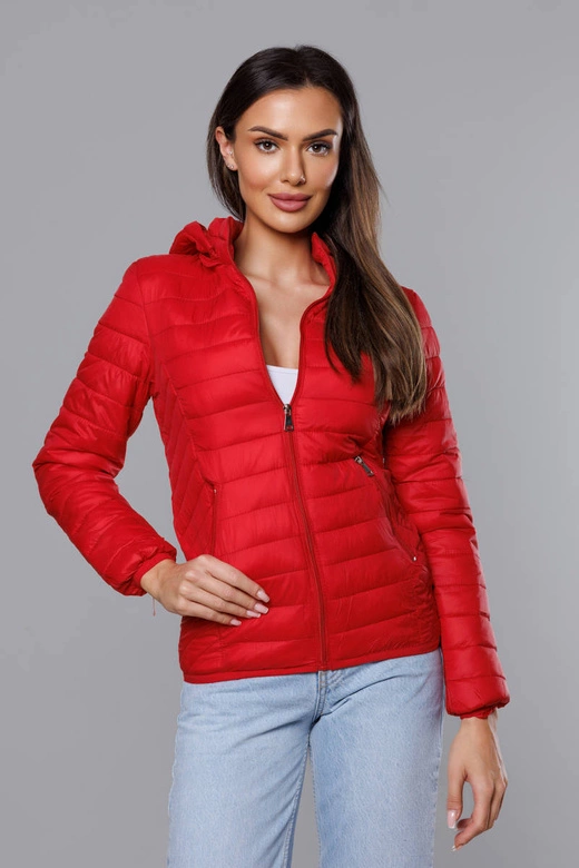 Pikowana kurtka damska z kapturem czerwona (B0124-4)