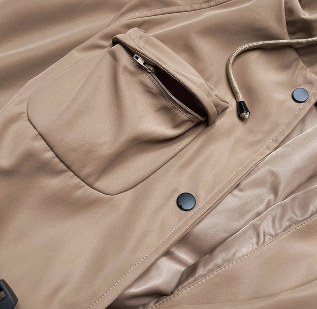 Długi płaszcz z paskiem beżowy (AG5-019)