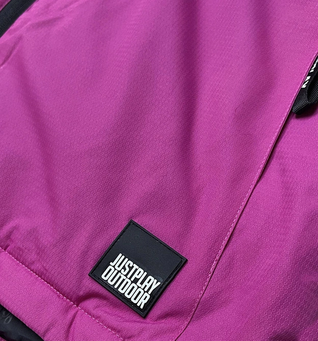 DAMSKA KURTKA ZIMOWA Z PASEM ŚNIEŻNYM RÓŻOWO-CZARNA (B2392)