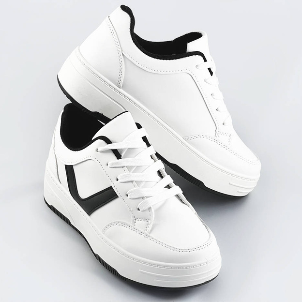Sznurowane buty sportowe damskie biało-czarne (s070)