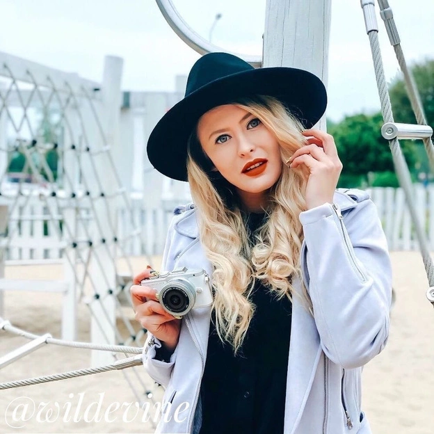 AKSAMITNA RAMONESKA Z KLAMRĄ WRZOSOWA (6006)