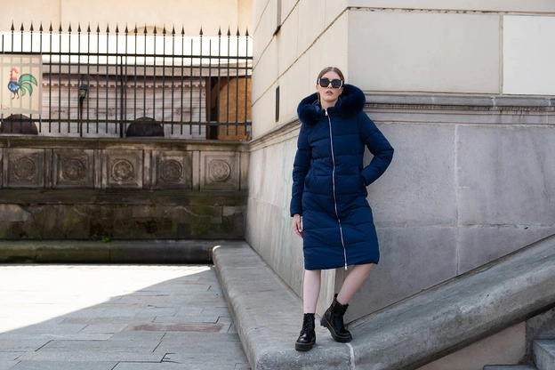 ZIMOWA DAMSKA KURTKA PUCHOWA GRANATOWA (OMDL-010)