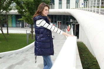 KAMIZELKA Z PUCHEM NATURALNYM GRANATOWA (8050)