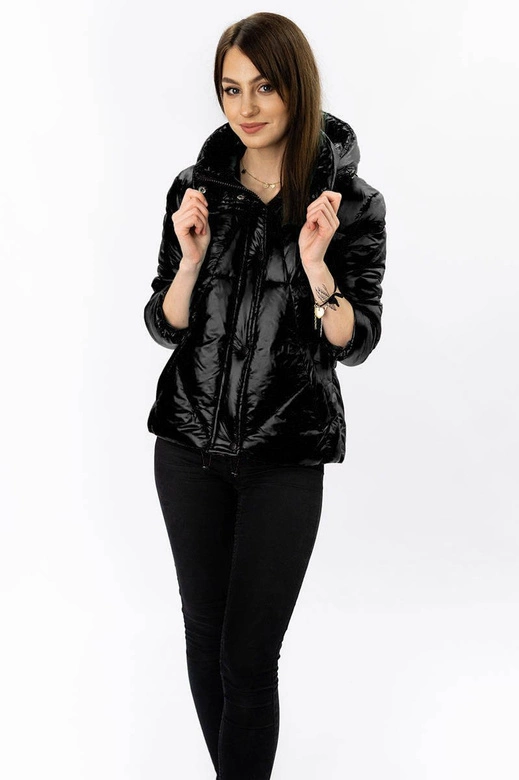 DAMSKA KURTKA PIKOWANA Z ODPINANYM KAPTUREM CZARNA (7564)