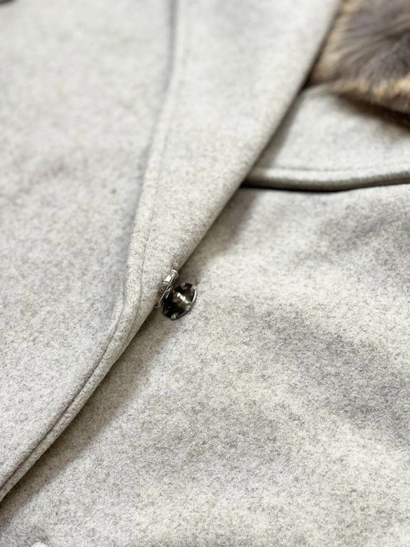 Damski płaszcz z futerkiem jasny szary (saskia)