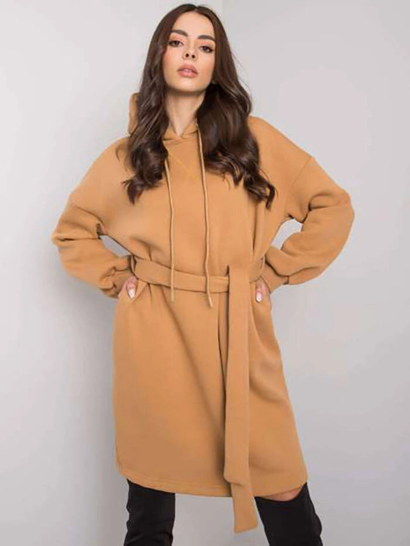 Dresowa sukienka oversize z paskiem camel (7253)
