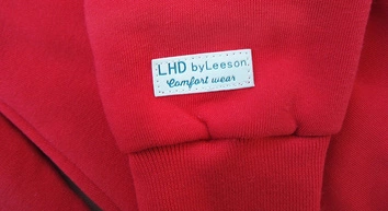 DŁUŻSZA BLUZA Z KAPTUREM CZERWONO-CZARNA (549A)