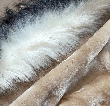 Długa zimowa damska parka bawełniana beżowa (wm268)