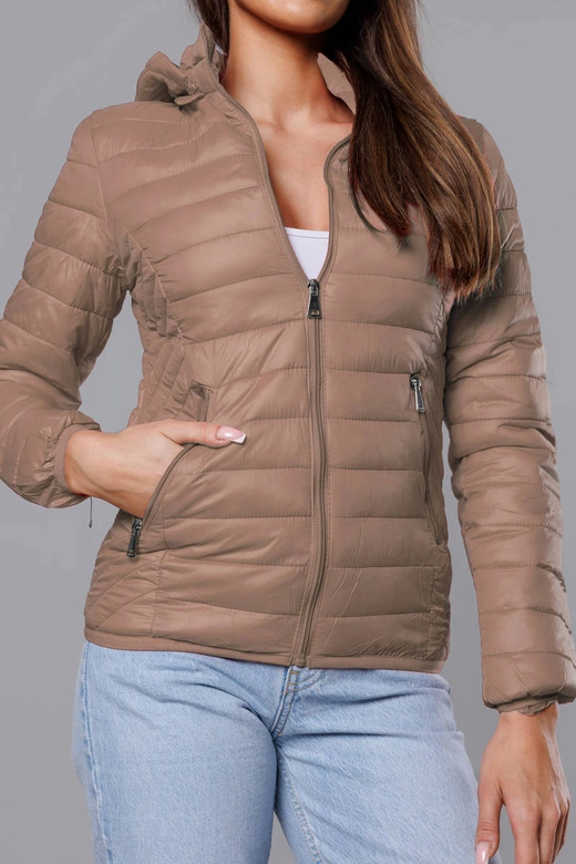 Pikowana kurtka damska z kapturem beżowa (B0124-46)