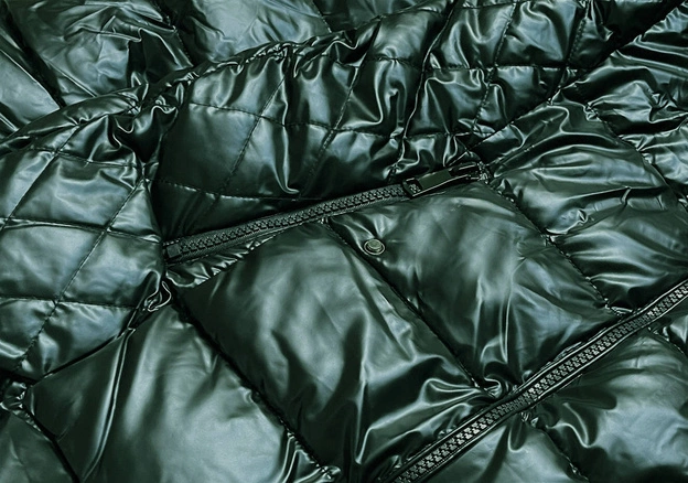 Taliowana kurtka zimowa damska zielona (2M-028)