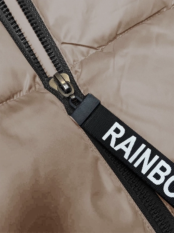 Krótki bezrękawnik damski ze stójką jasny beżowy (B8245-51)