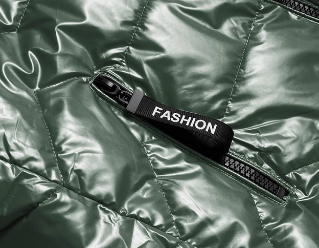 Błyszcząca kamizelka damska z kapturem zielona (b8019-10)