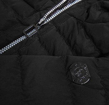 PIKOWANA ZIMOWA KURTKA DAMSKA Z KAPTUREM CZARNA (M-133)