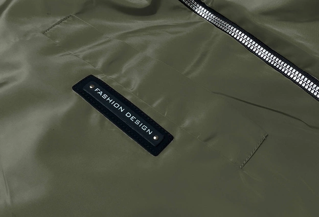 Cienka kurtka damska z ozdobną lamówką khaki (B8145-11)