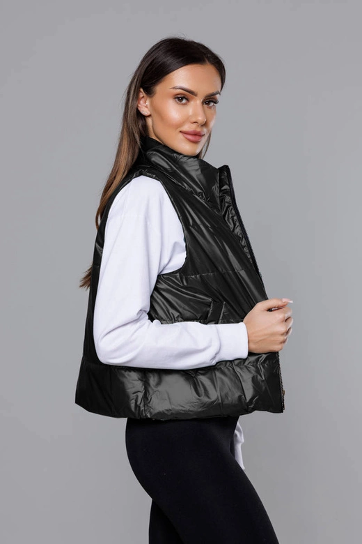 KRÓTKA KAMIZELKA ZE STÓJKĄ DAMSKA CZARNA (B8152-1)