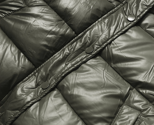 Krótka kurtka puchowa typu crop khaki (d2-3831-22)