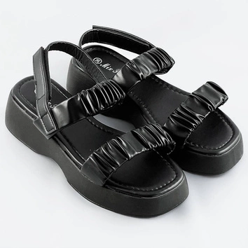 Sandały na niskiej platformie czarne (cm-48)