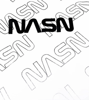 Męska bluza kangurka z nadrukiem biała (8B991-1)