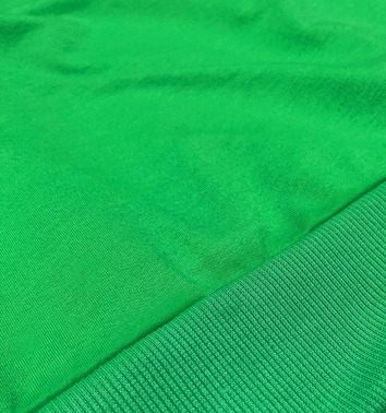 Cienka krótka bluza dresowa damska zielona (8B938-27)