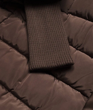 Kurtka damska z dzianinowymi ściągaczami brązowa (p22-6637-103)