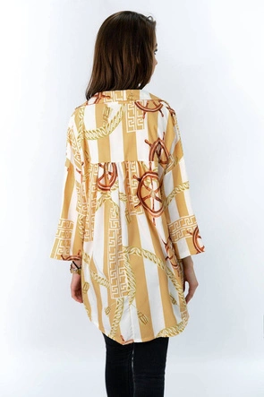 KOSZULA OVERSIZE WE WZORY BIAŁO-KARMELOWA (301ART)